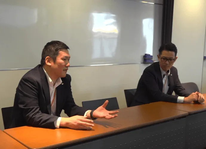 インタビューの様子